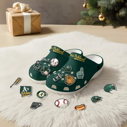 OAK Clogs 2026 - Charms Gift Set